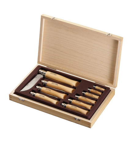 Collection wooden box of 10 stainless steel knives