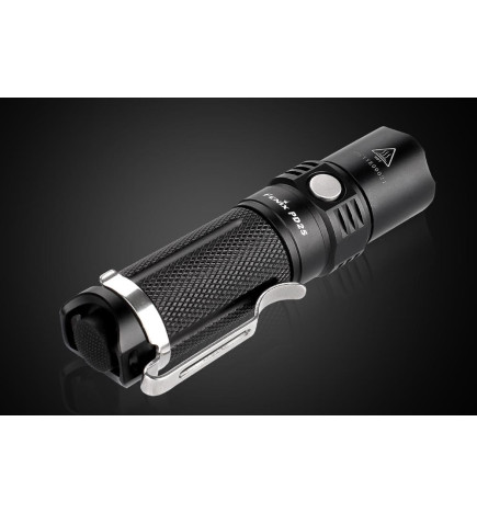 Torcha Fenix ​​​​LED PD25R de 800 lúmens