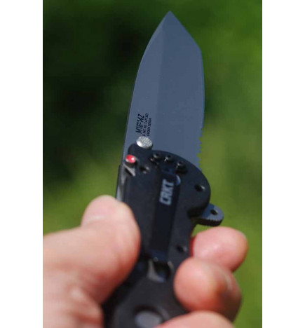 Couteau CRKT M16-14Z Tanto en main ouvert