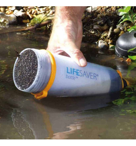 Filtre à eau 4000 LifeSaver Bottle en rivière