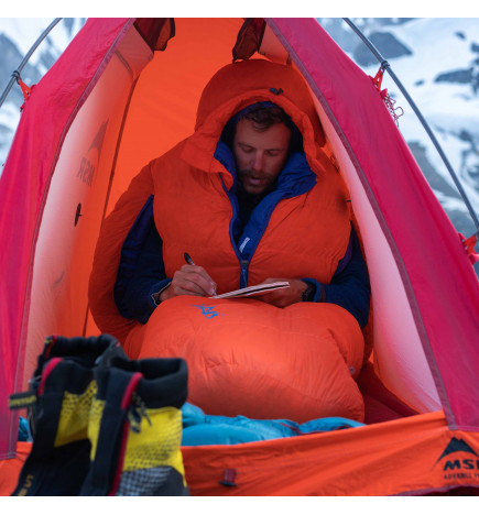 Polar Ranger 極寒羽毛布団 -30°C サーマレストのテント内雰囲気