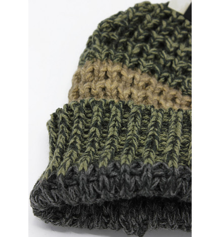 Adult green winter hat with cuff