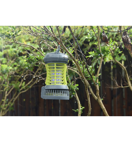 Lanterne de bivouac LED anti-insectes 3 en 1  3156830009076 ambiance outdoor