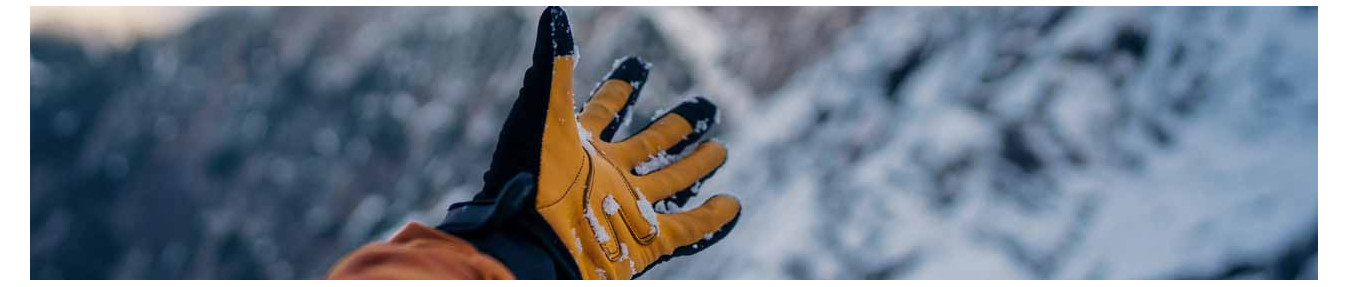 Outdoor leisure and extreme sports gloves