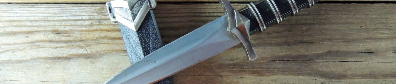 Poignards Tactiques - Poignards de Survie - Poignards Bushcraft